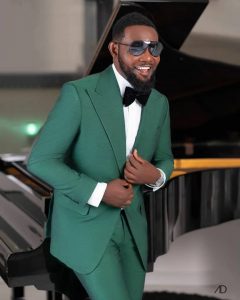 Read more about the article COMEDIAN AY MAKUN TURNS 50!!!!!!!!!