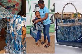 Read more about the article “This Displays Creativity”: Nigerian Woman Crafts Bags from Empty Salt Sachets, Earns Admiration from Netizens