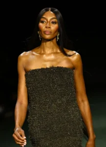 Read more about the article London Fashion Week capture a surprise appearance by Naomi Campbell.