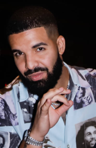 Read more about the article Drake Grants $25,000 Gift to Pregnant Fan Who Playfully Asks Him to Be Her “Rich Baby Daddy”
