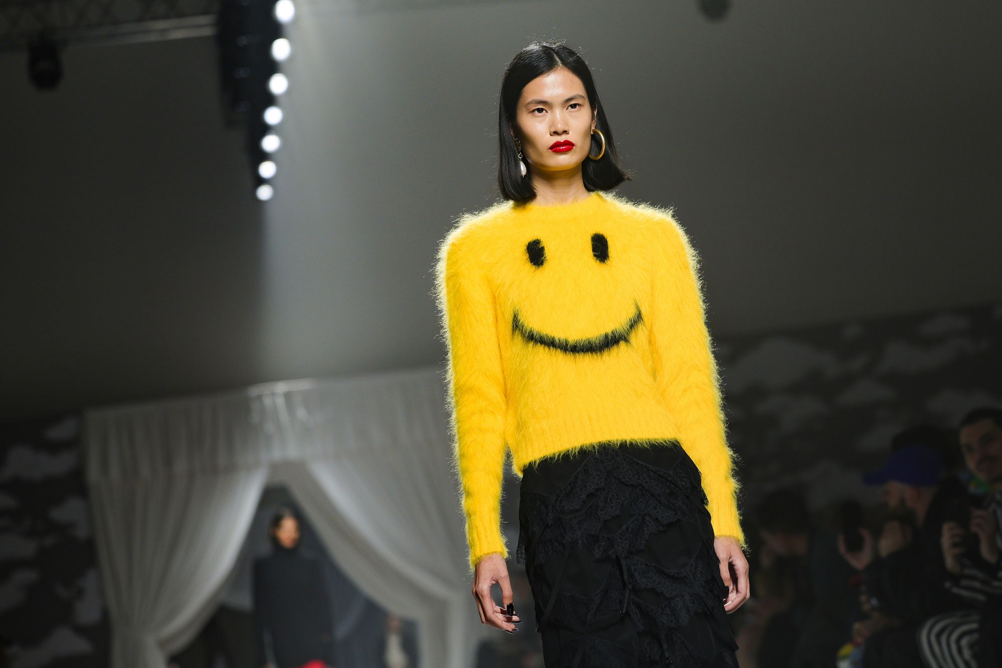 You are currently viewing Adrian Appiolaza Breathes New Life into Moschino with Debut Collection